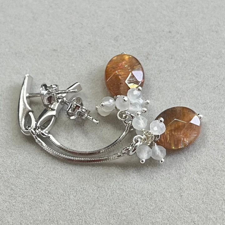 Boucles d’oreilles avec pierre de soleil, en argent