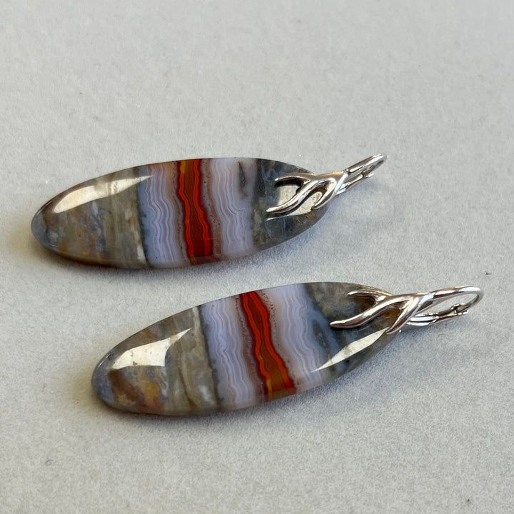 Boucles d’oreilles avec magnifique agate, couleur vert blanc rouge, en argent
