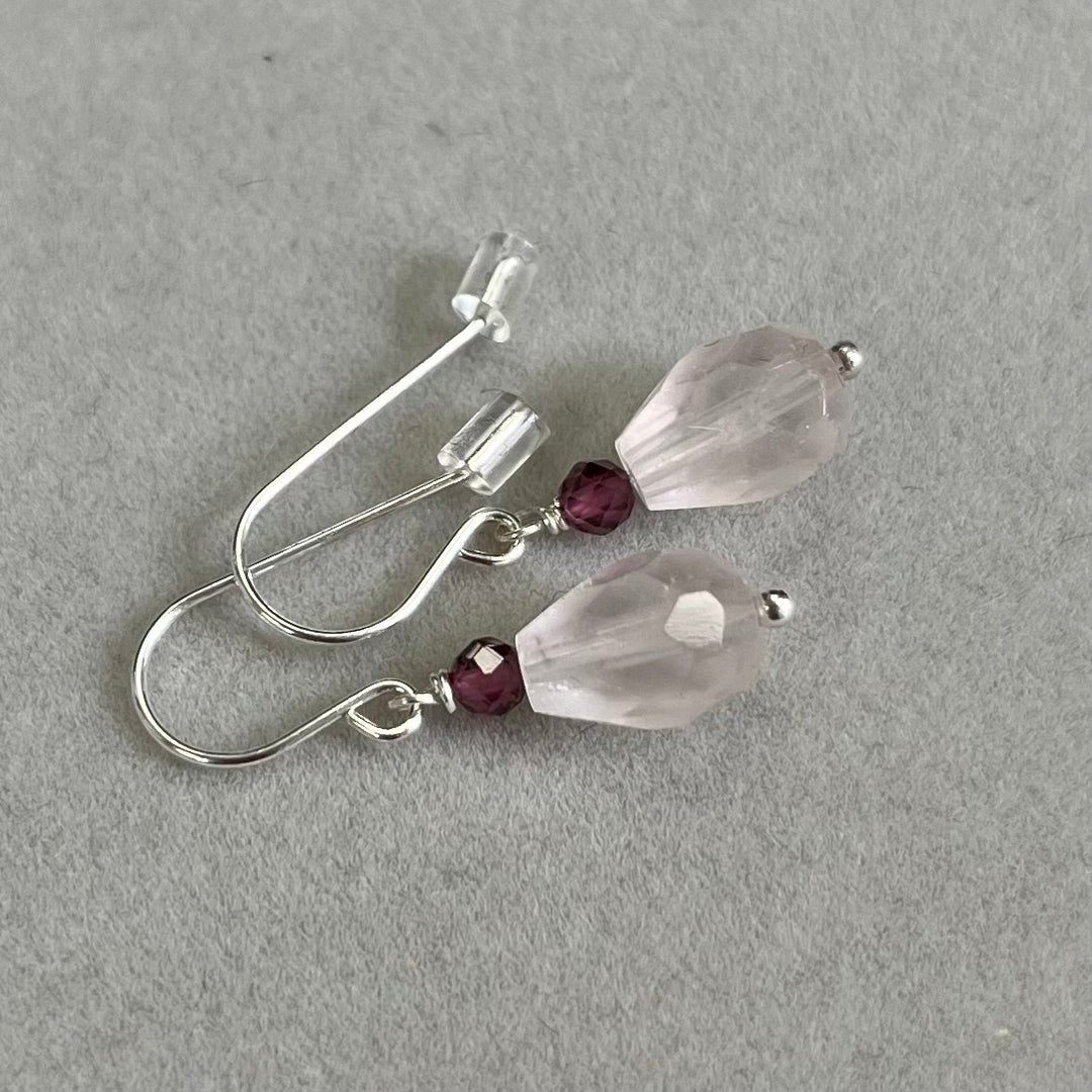 Boucles d’oreilles avec quartz rose et grenat, en argent