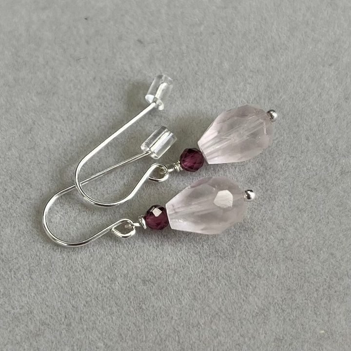 Boucles d’oreilles avec quartz rose et grenat, en argent