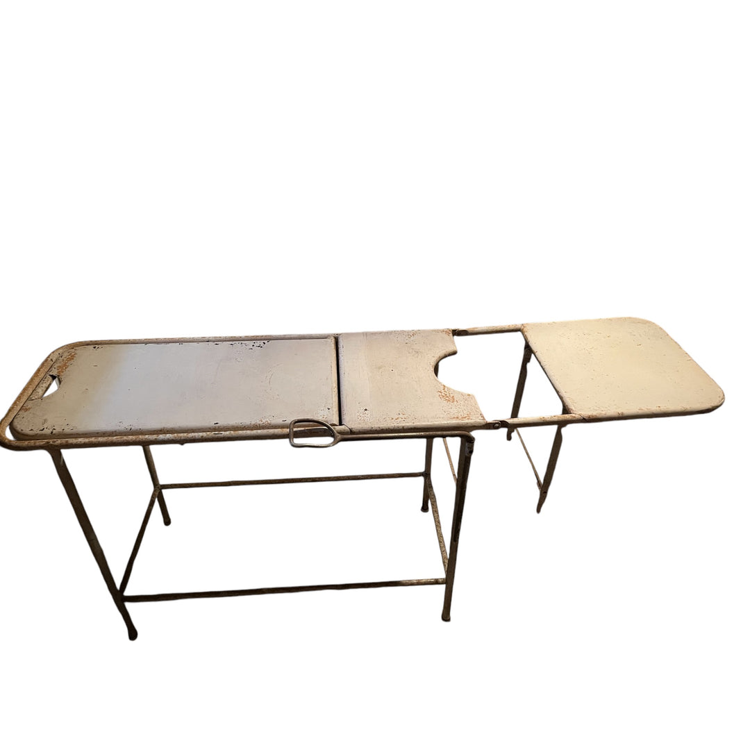 table gynécologique des années 1940
