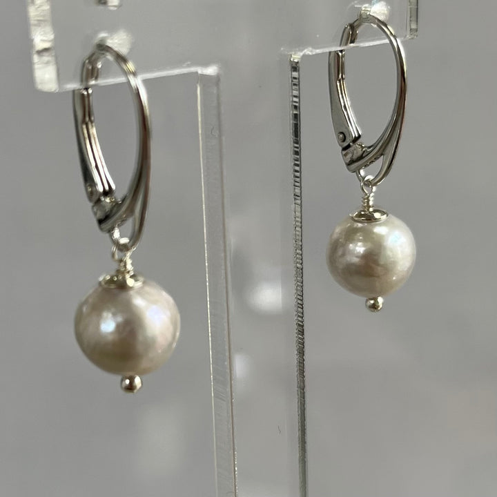 Boucles d'oreilles avec perles baroques blanches, en argent