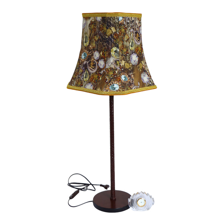 Lampe Forestier en simili cuir avec un abat-jour en soie