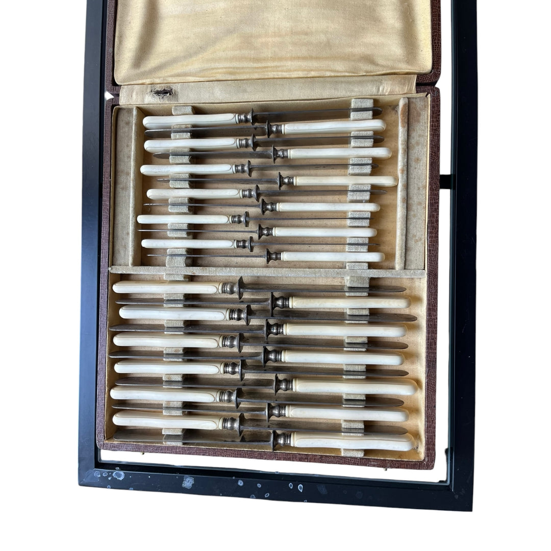 Household 24 knives XIXth Ivory Manche and steel PICQUETTE ARRAS