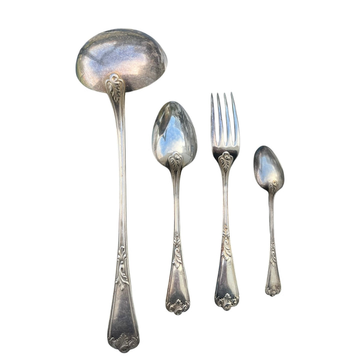Alfenide Hausfrau Christofle Louis XV Silk Metal 23 Stücke
