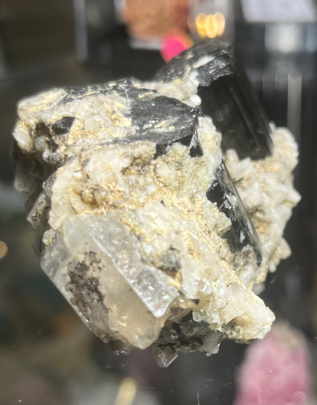 SHORL CLEAVELANDITE ( albite ) pakistan M18W36