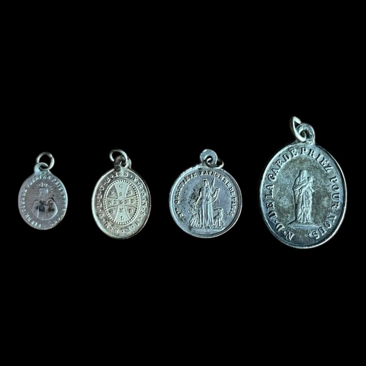 Религиозные серебряные медали 1830 (Пьер Фурье, Чудесуза, ND de la Garde, Ватикан).
