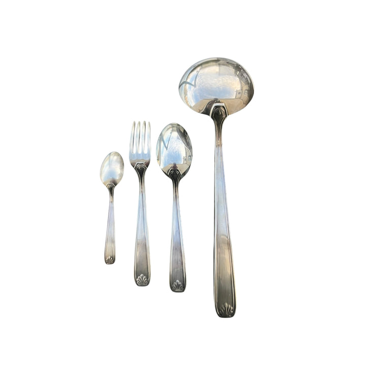 HERIGNED MODE MODEILLE LOUIS XV style with 2 silver metal lions 37 pieces