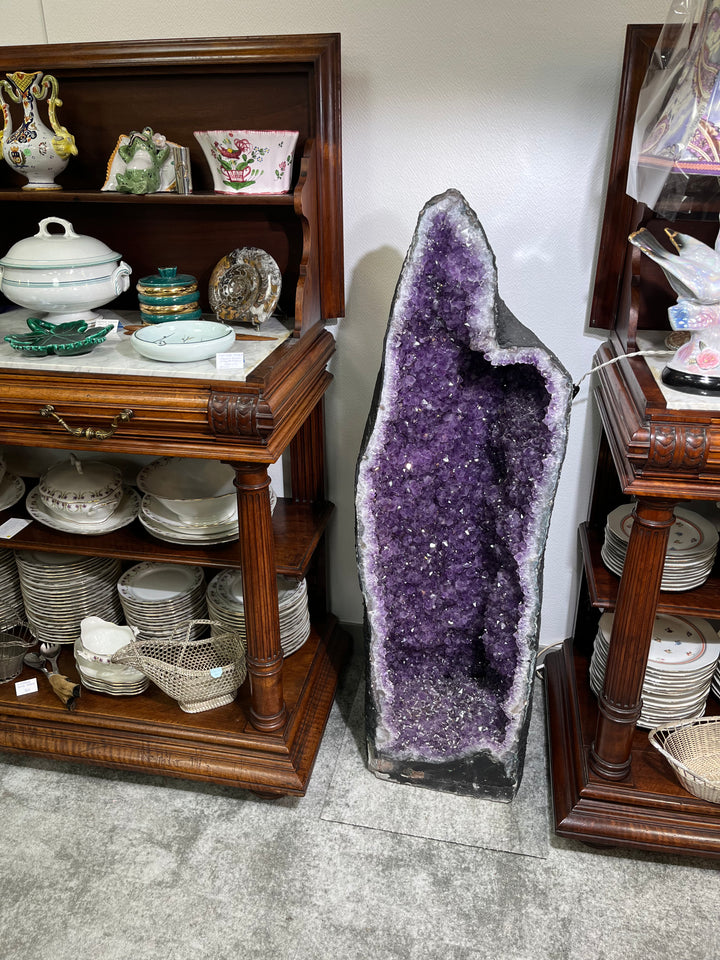 Géode Améthyste AAA à inclusions goethite et rutile du Brésil 127kg