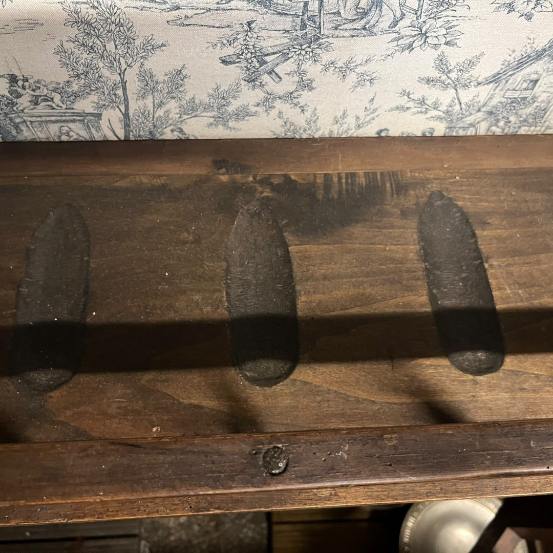 Furniture Keeping Eating 18th century Caittar