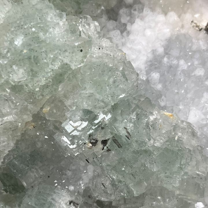 Fluorite polysynthétique verte, quartz Fontsante Var France DR131