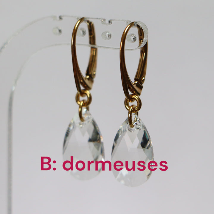 Boucles d'oreilles (crochets, dormeuse, puces ou à clips), cristaux Swarovski, argent rhodié, collection LARME, doré clair
