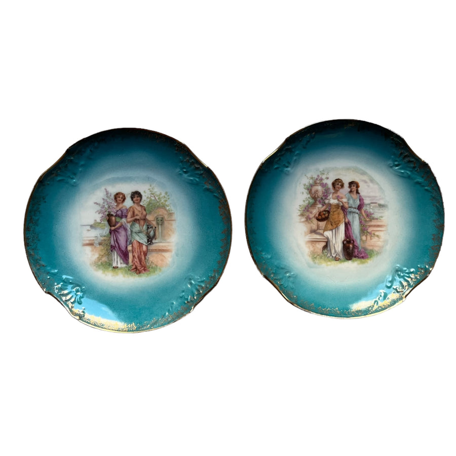 Deux assiettes Victoria  à scène femmes antiques XIXe