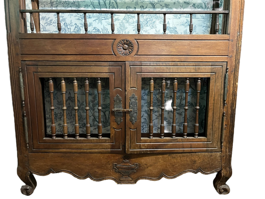 Furniture Keeping Eating 18th century Caittar