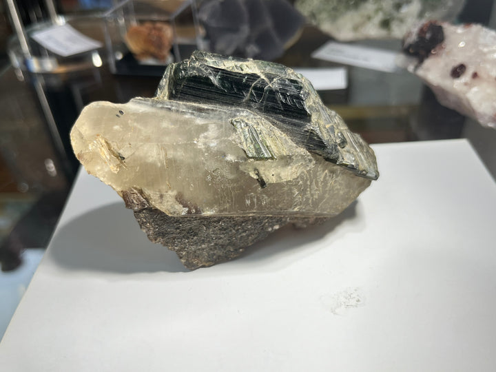 Epidote sur quartz minas Gerais Brésil C37