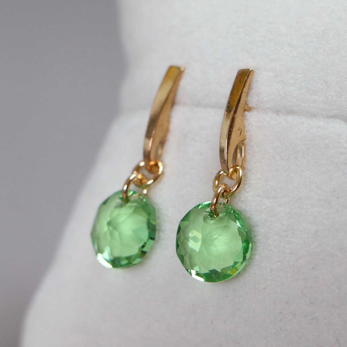 Boucles d'oreilles, cristaux Swarovski, argent doré, vert olive, BONBON