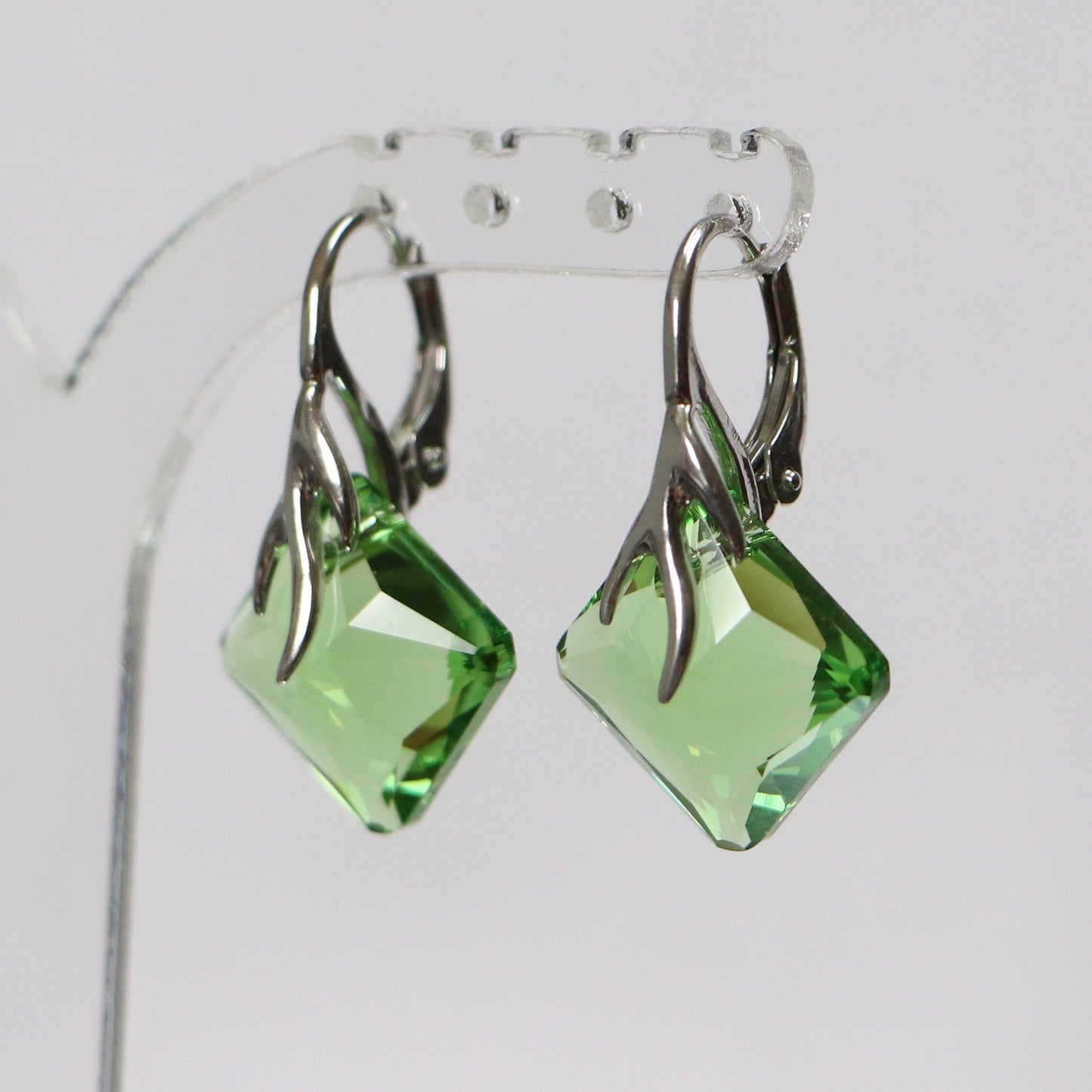 Pendentif, cristaux Swarovski, argent rhodié, vert olive, AGATHE