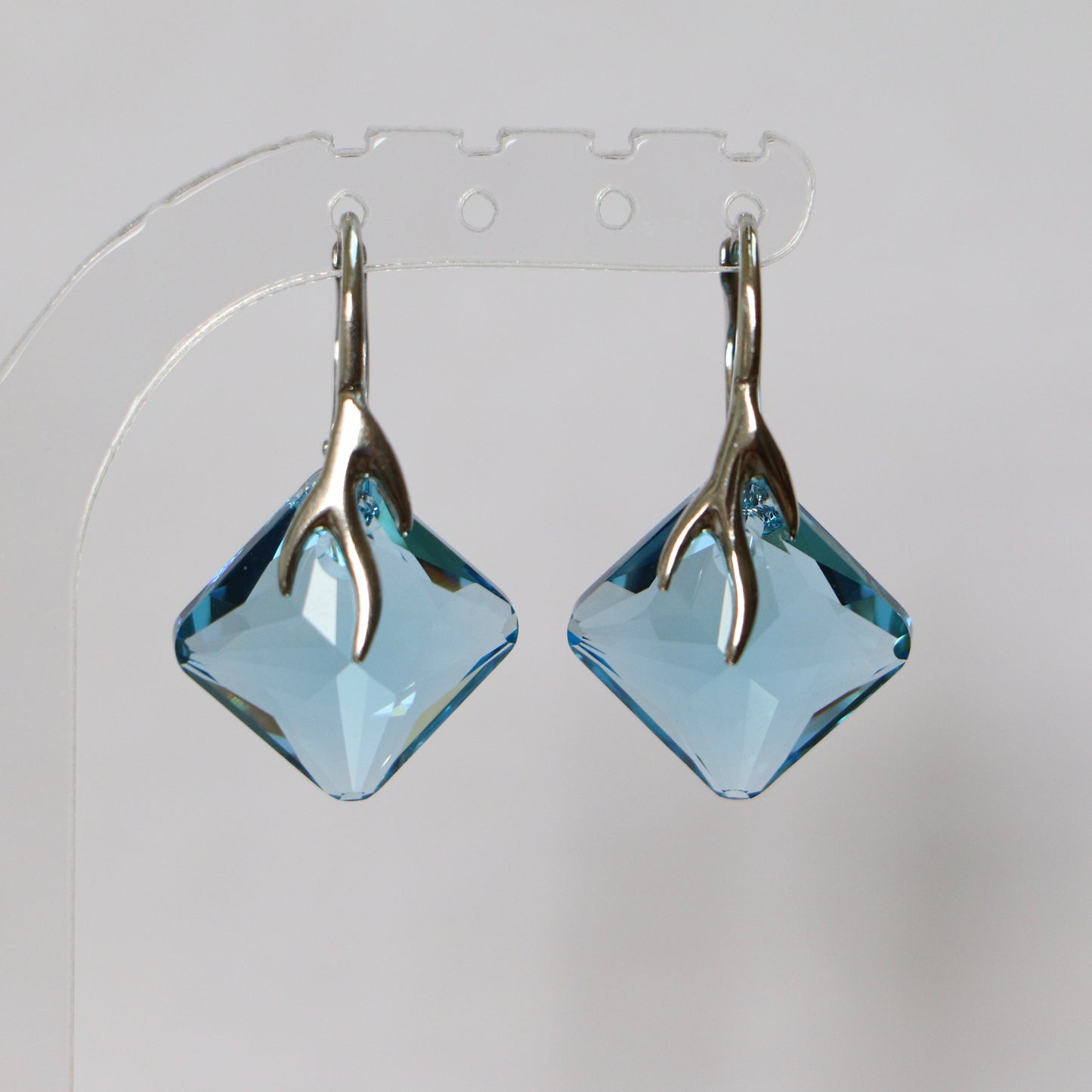 Boucles d'oreilles, cristaux Swarovski, argent rhodié, bleu aquamarine, AGATHE
