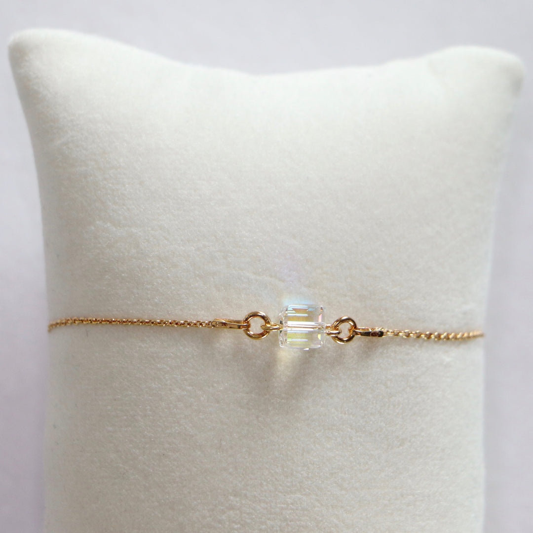 带有施华洛世奇水晶的耳环,ab晶,金银,十字路口