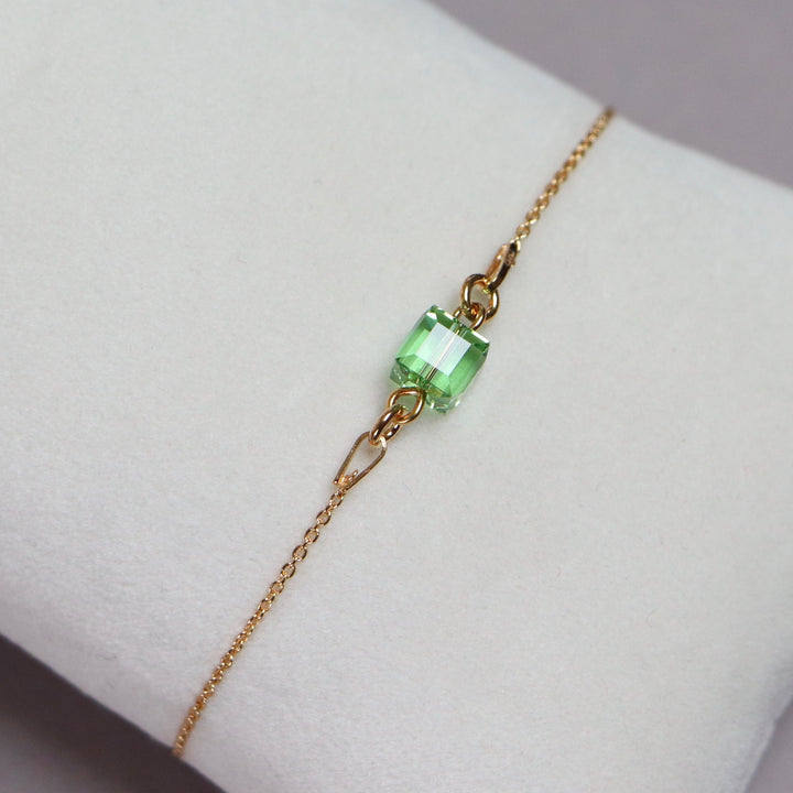 带有施华洛世奇水晶的耳环,橄榄绿,金银,十字路口