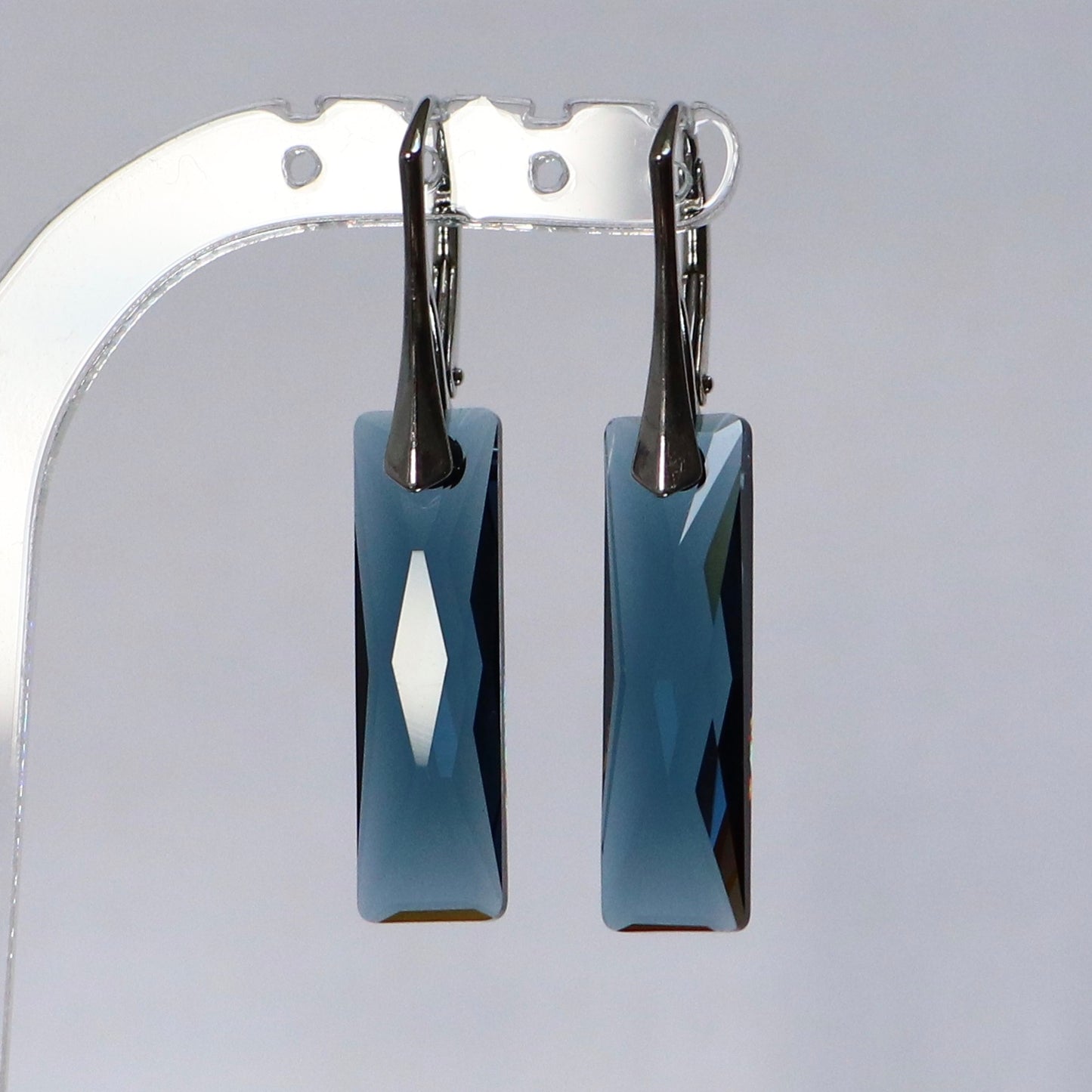 Boucles d'oreilles, cristaux Swarovski, argent doré, bleu montana, NORA