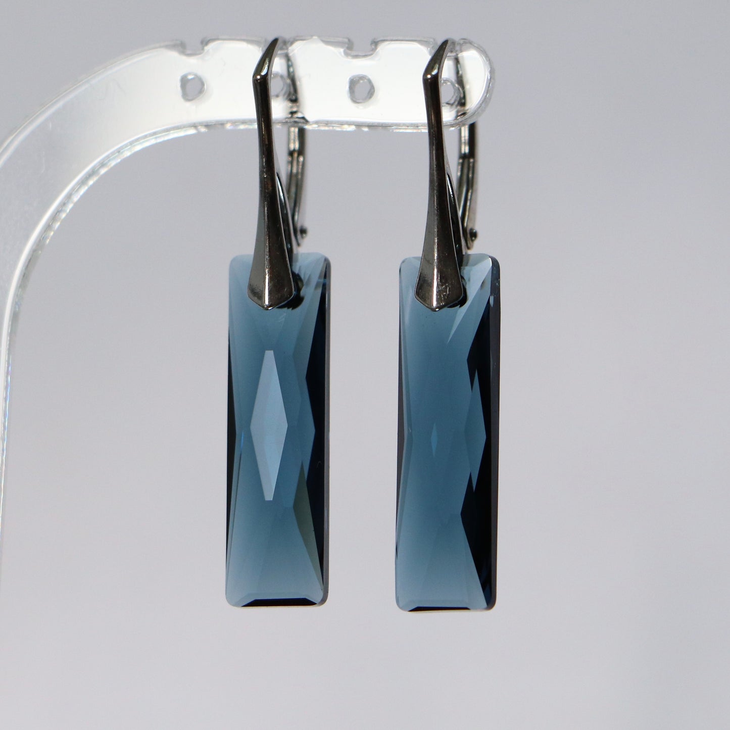 Boucles d'oreilles, cristaux Swarovski, argent doré, bleu montana, NORA