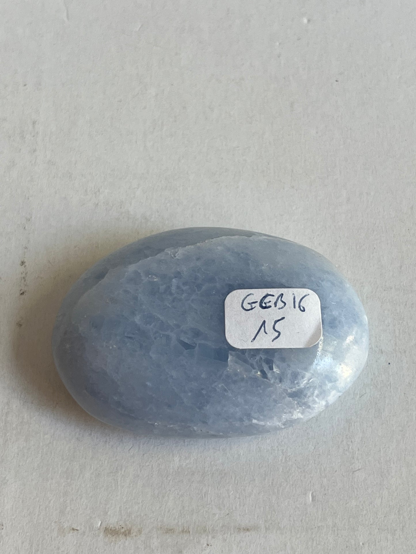 Galet Calcite bleue 6cm Madagascar GCB16