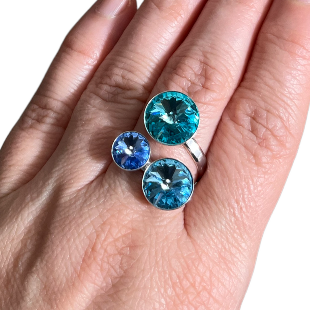 带有施华洛世奇晶体的吊坠,浅蓝色,变色的银,三重奏