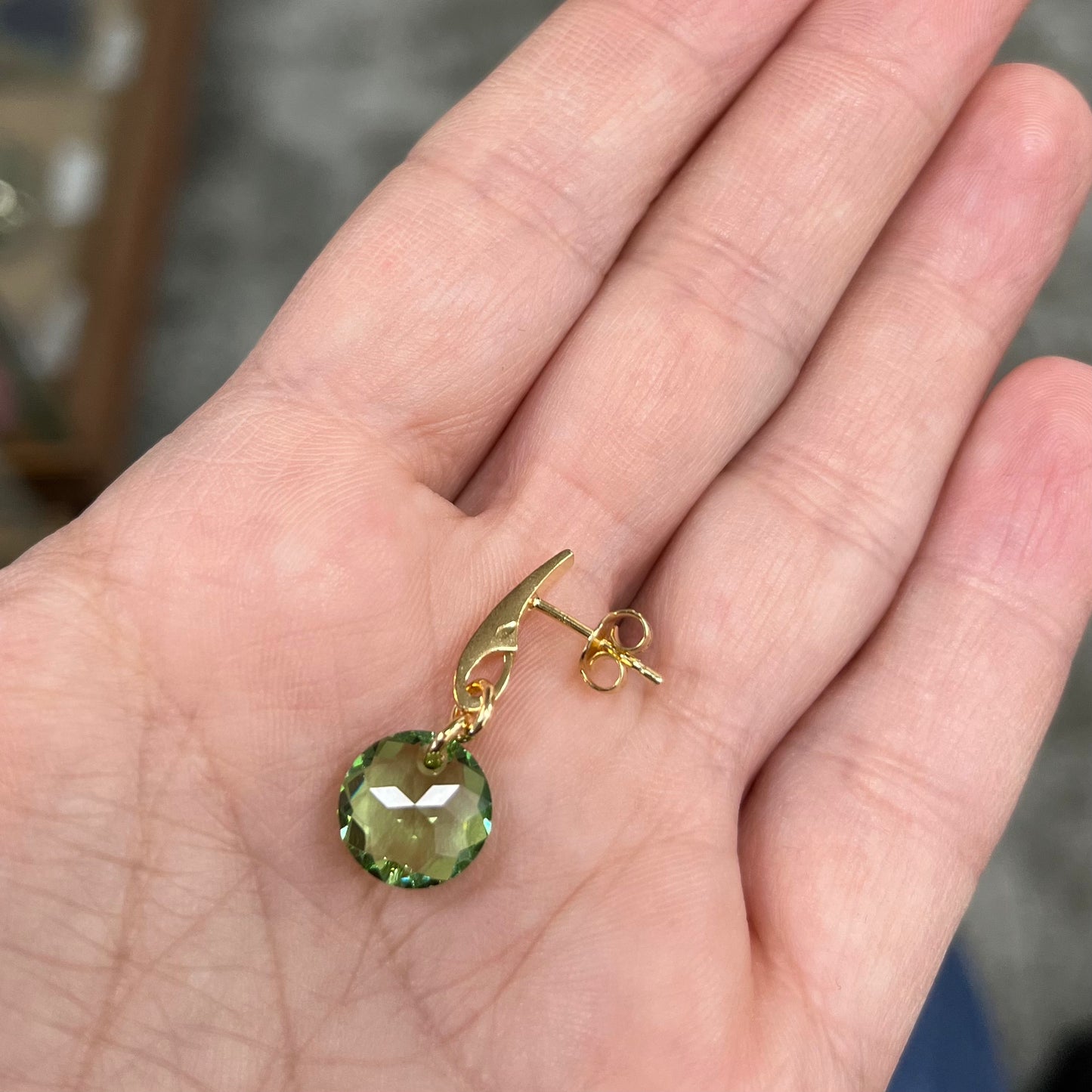 Boucles d'oreilles, cristaux Swarovski, argent doré, vert olive, BONBON