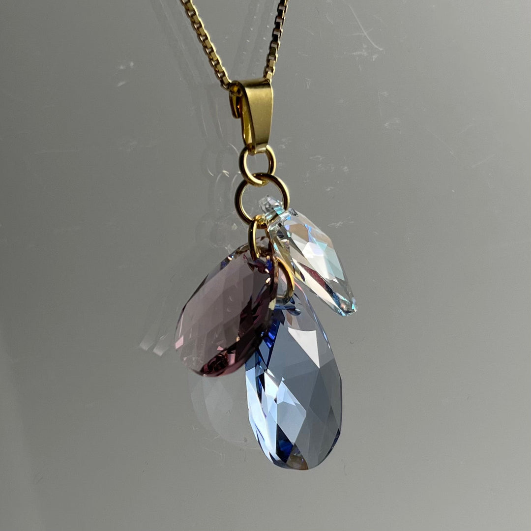 带有施华洛世奇晶体的吊坠,金银,浅蓝色/紫色,花朵