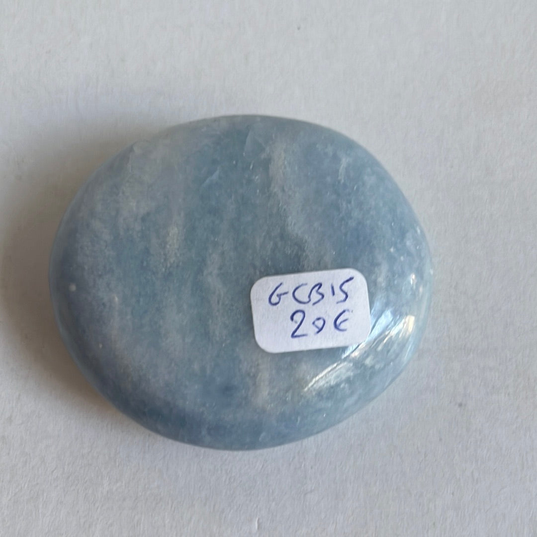 Galet Calcite bleue 6 cm Madagascar GCB15