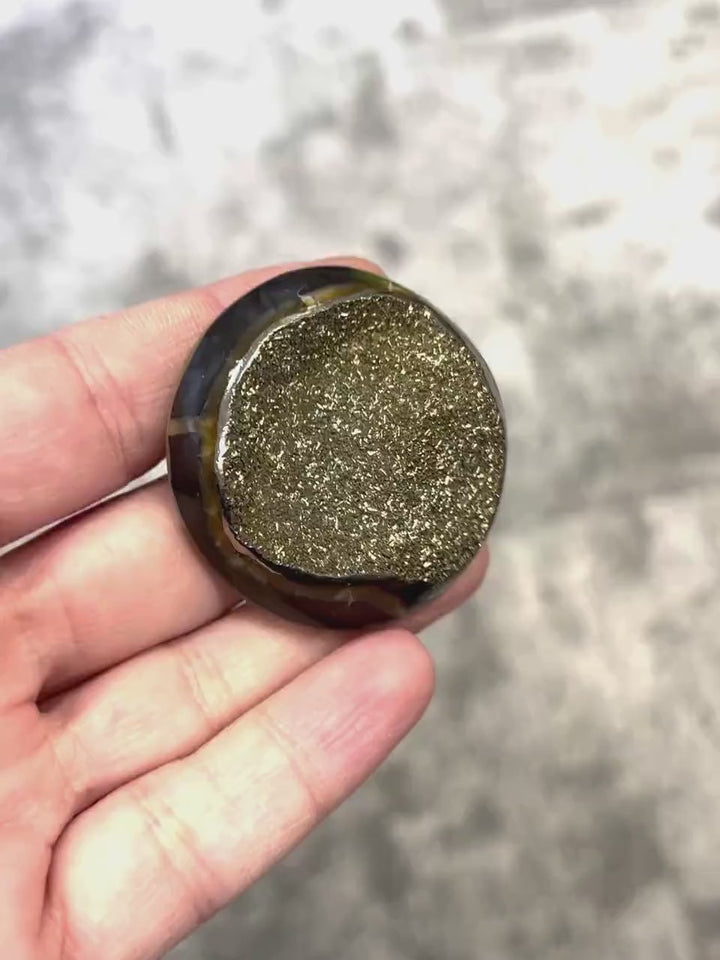 Ammonite pyritisée, AM_P008, taille cabochon, 44 x 44 x12mm; 32g;