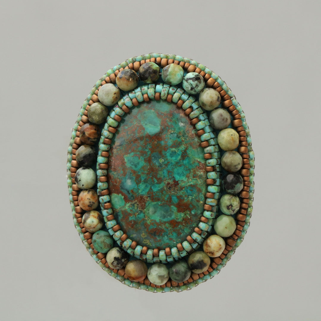 Bestickte Spindel, Chrysocolle und Türkis