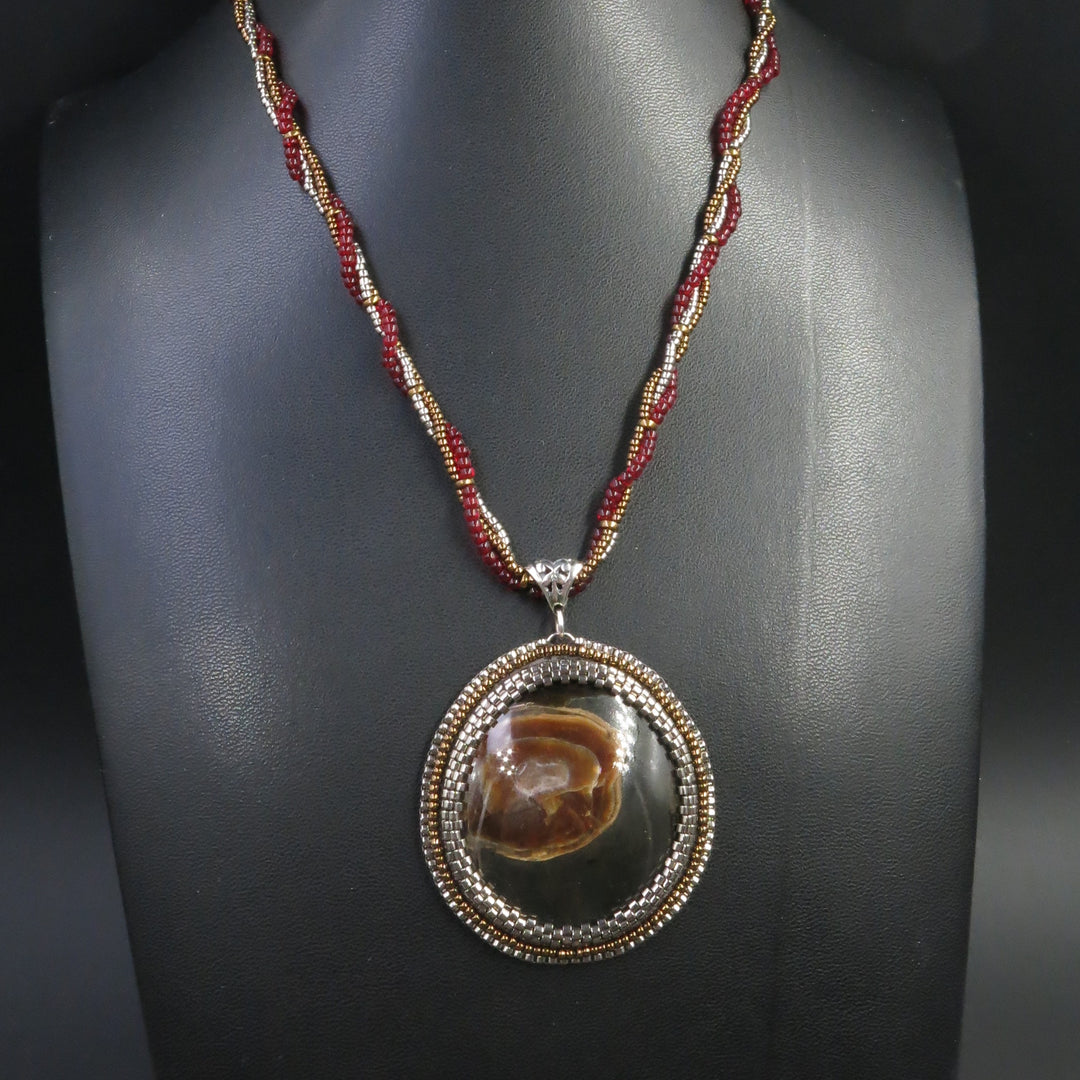 Collier brodé avec ammolite et chaine en argent CLB17