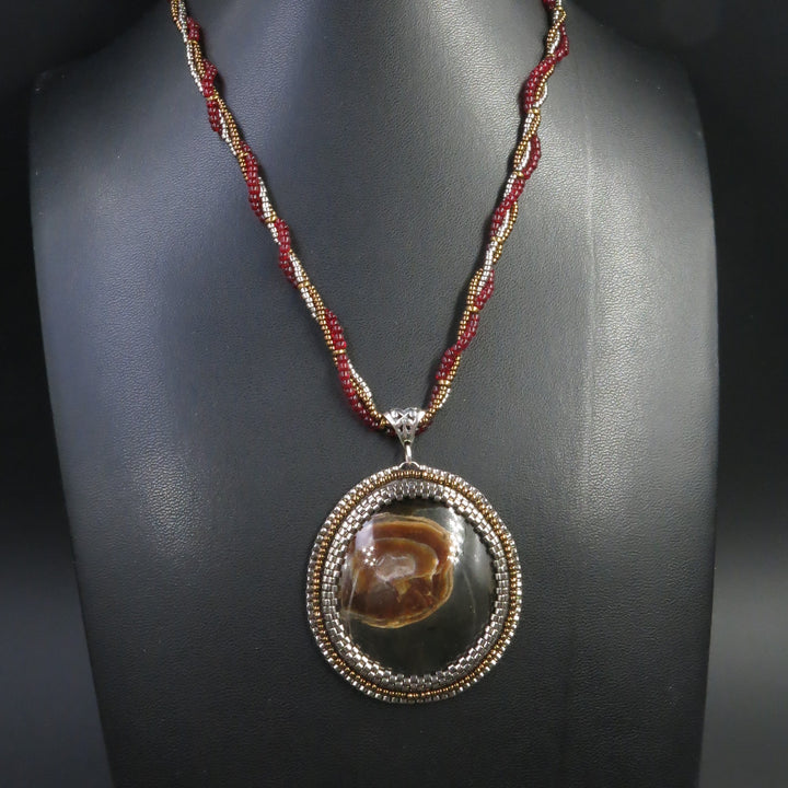Collier brodé avec ammolite et chaine en argent CLB17