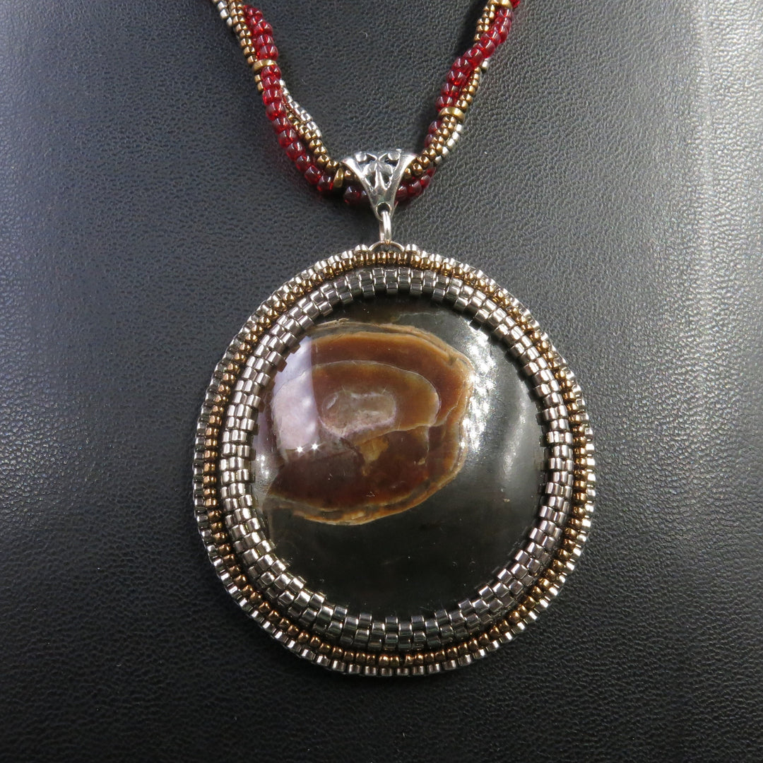 Collier brodé avec ammolite et chaine en argent CLB17