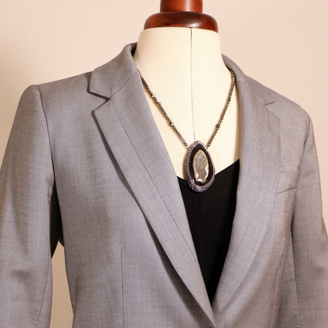 Collier avec ammonite pyritisée