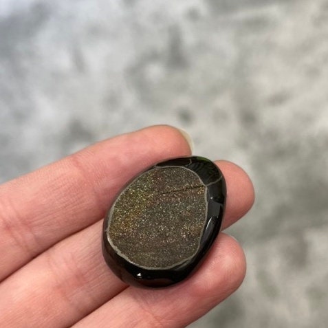Ammonite pyritisée, AM_P093, taille cabochon, 31x24x7  mm; 9g