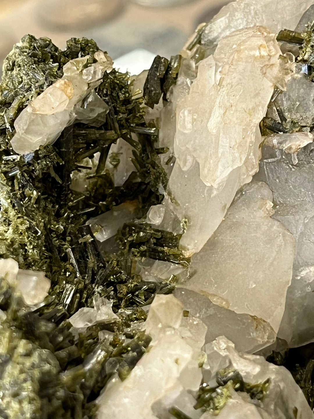 Epidote quartz à âme Oisans Alpes France DA174