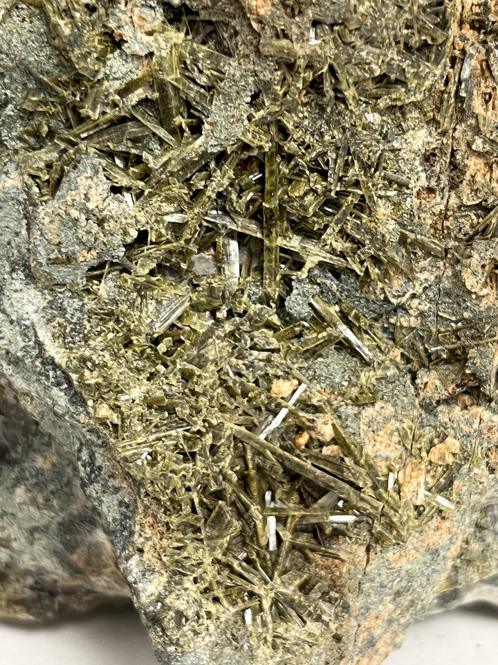 Epidote France Mont Canigou  M18S273