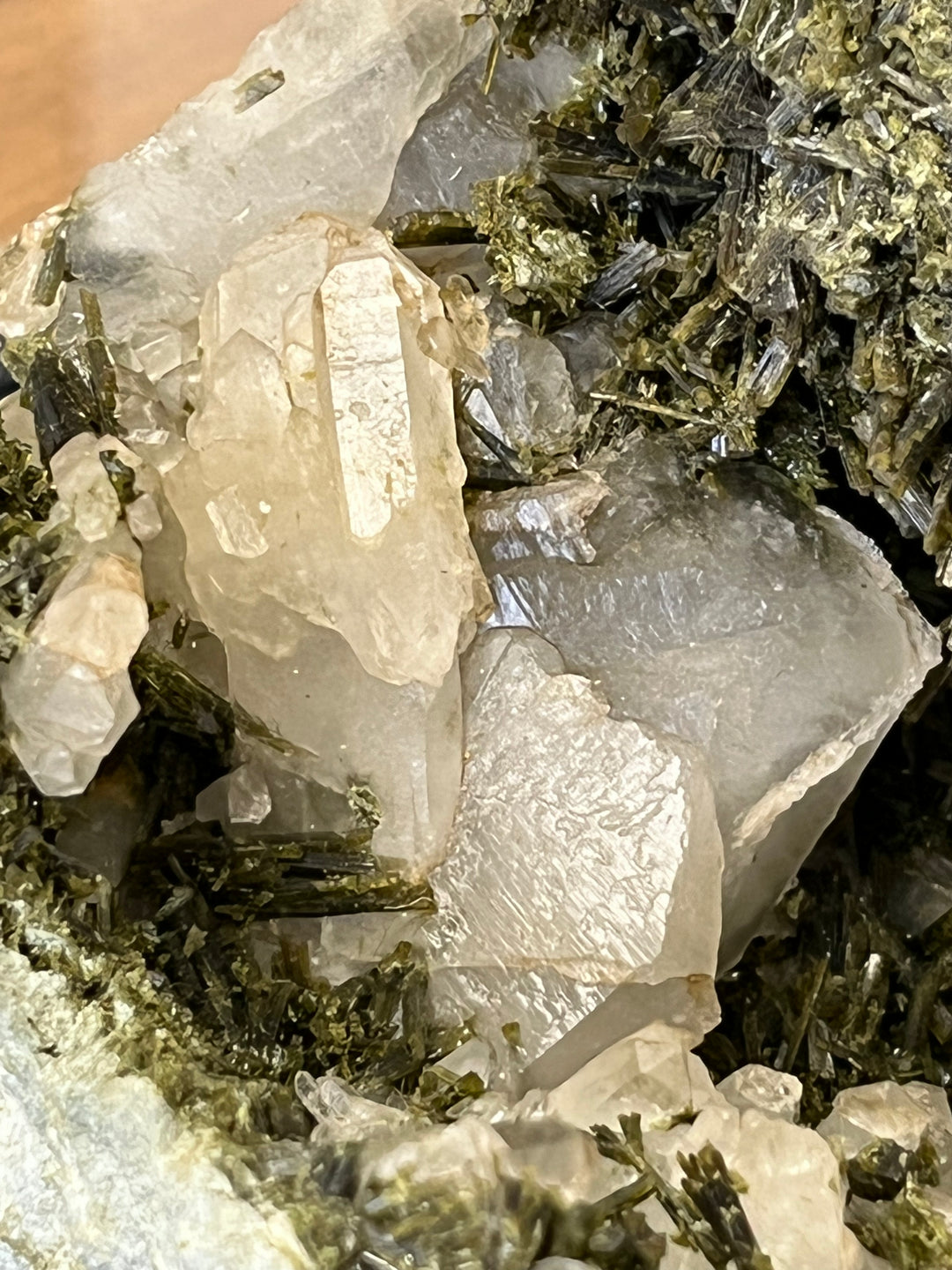Epidote quartz à âme Oisans Alpes France DA174