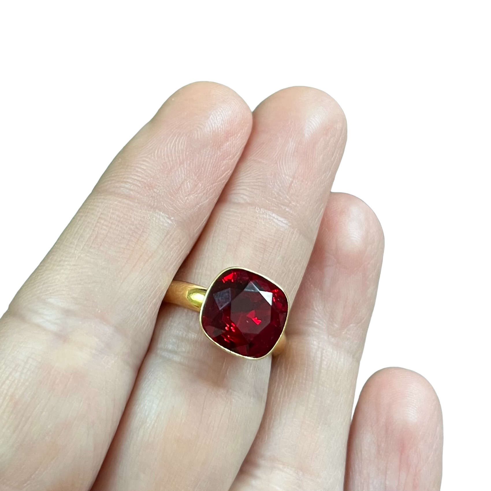 Bague avec cristaux Swarovski collection KIM rouge siam argent dore