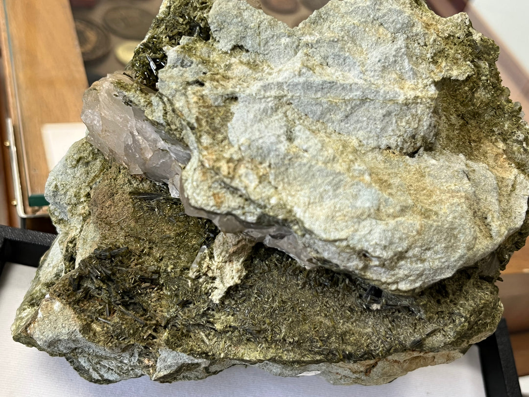 Epidote quartz à âme Oisans Alpes France DA174
