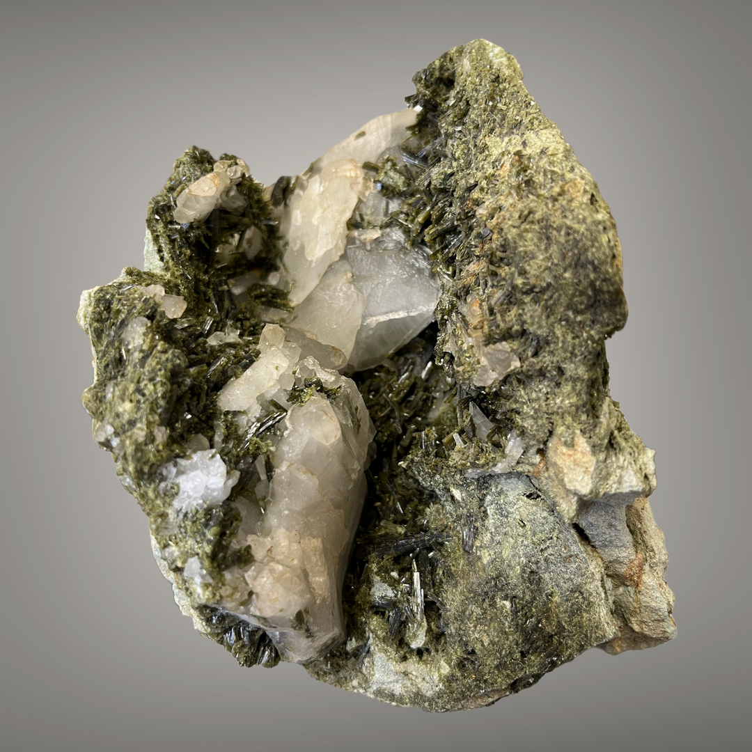 Epidote quartz à âme Oisans Alpes France DA174