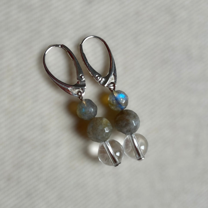 Boucles d'oreilles avec pierres naturelles  (labradorite, cristal de roche), en argent
