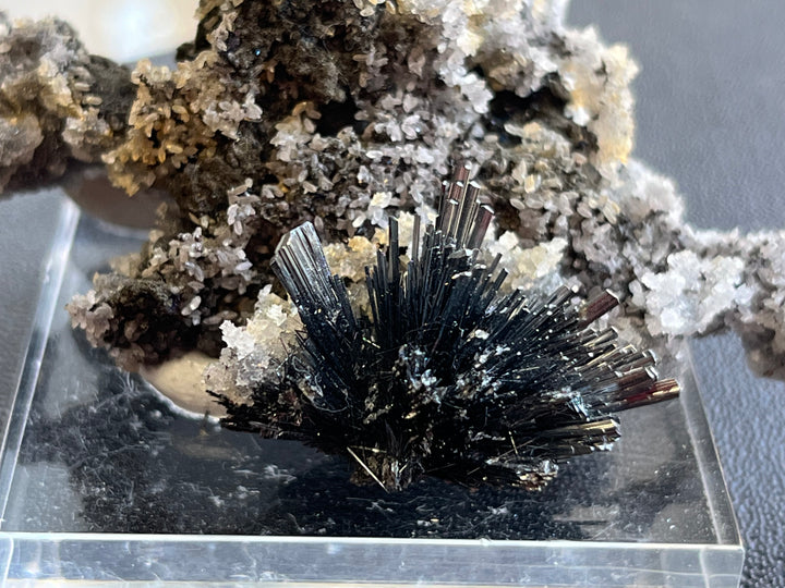 Stibnite sur quartz berthierite Roumanie DA134