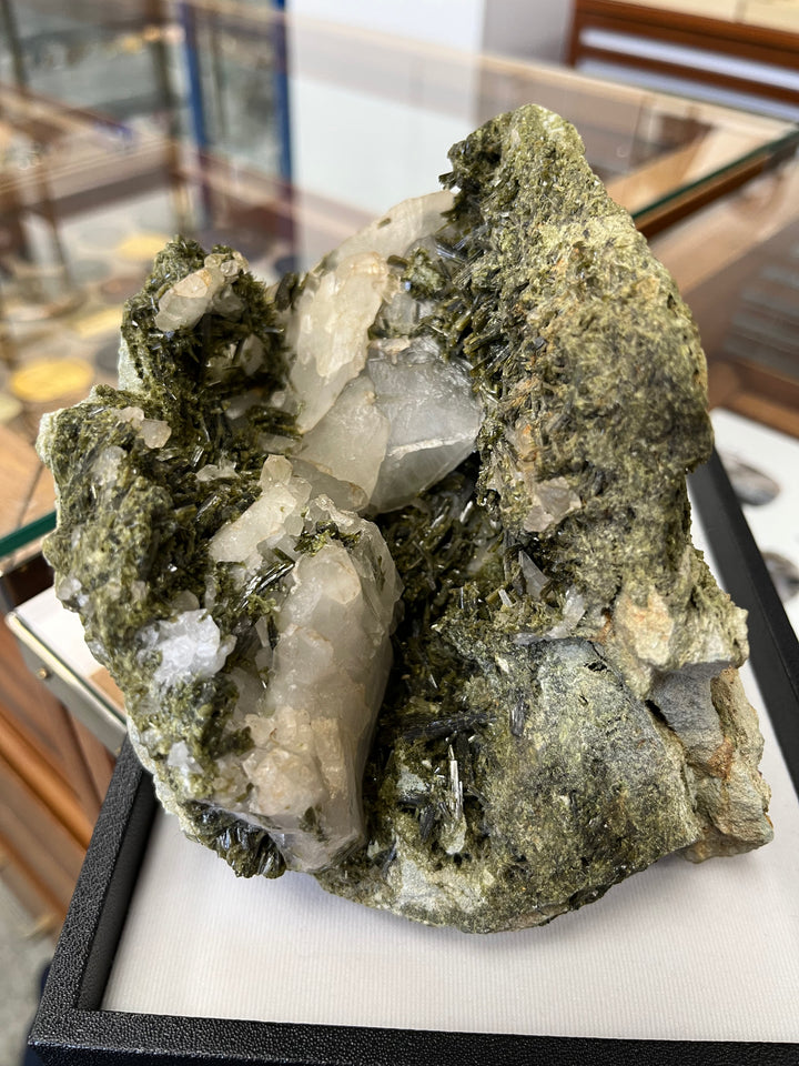 Epidote quartz à âme Oisans Alpes France DA174