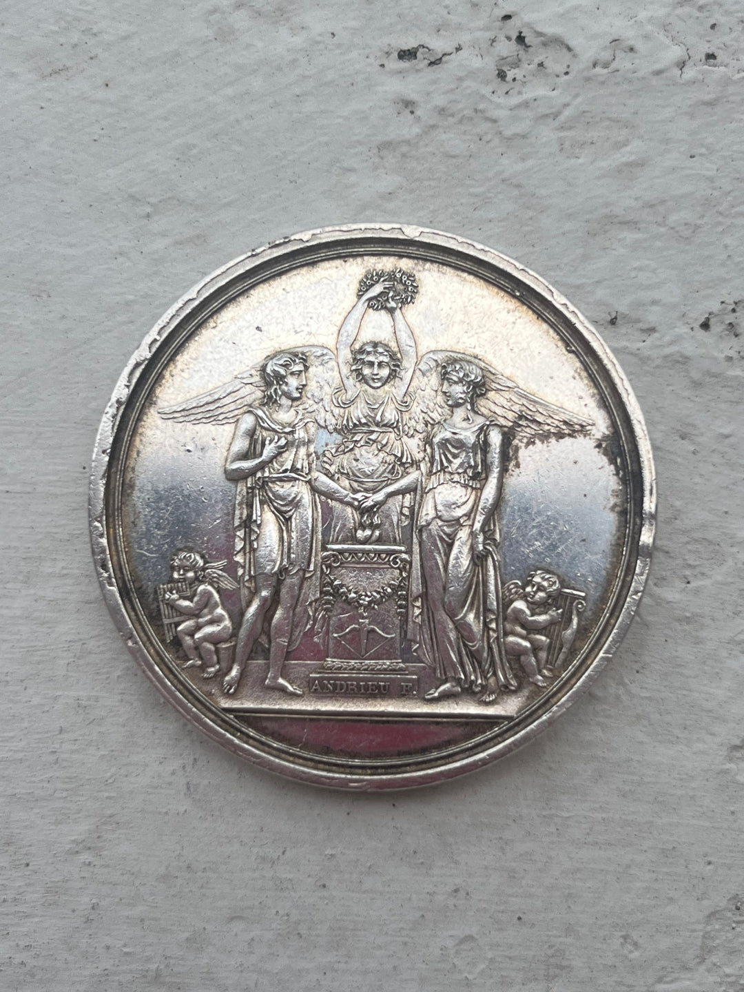 1810年5月1日、アンドリューによる結婚式の銀メダル