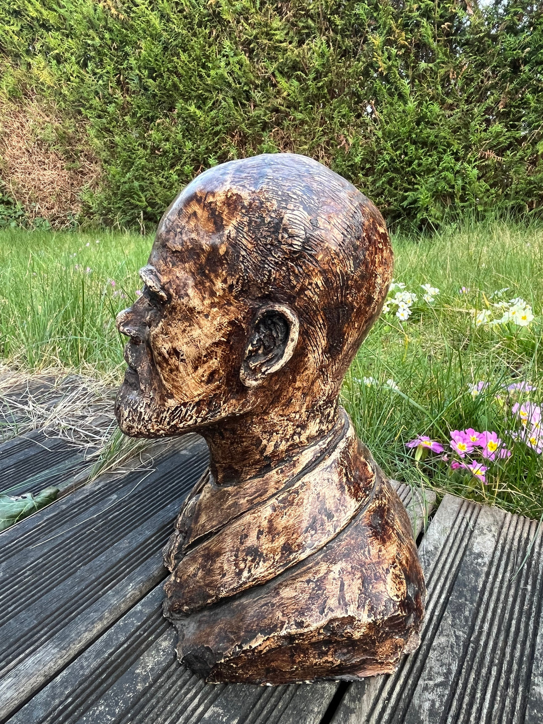 Sculpture tête en plâtre patinee