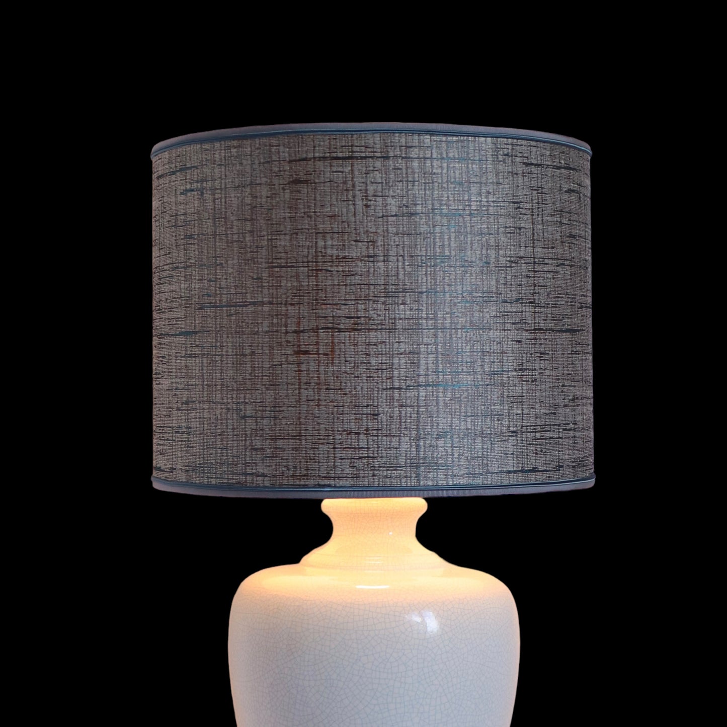 Lampe vintage en céramique craquelé avec un abat-jour en tissu, couleur blanc-bleu